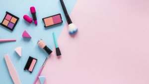 لوازم آرایشی که شش حقیقت افسانه ای در مورد آن وجود دارد