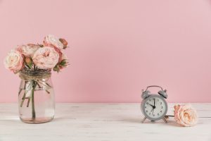 سه روش سریع برای تمیز کردن گلدان های شیشه ای شما