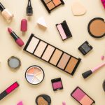 عوارض استفاده از لوازم آرایش تاریخ انقضا گذشته